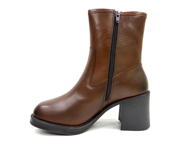 Lyla Cognac Square Block Heel Boots – Women’s Stylish Comfort.