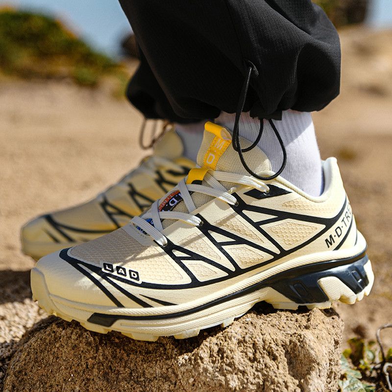 Men's Waterproof Winter Hiking Boots.