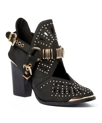 DV4063 Studded Heel 👠✨.