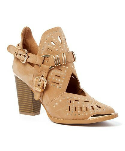 DV4063 Studded Heel 👠✨.