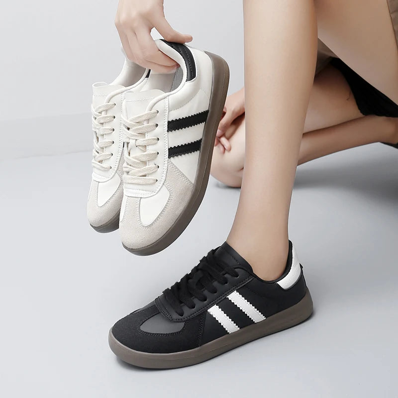 Premium Soft Leather Men's Casual Sneakers.