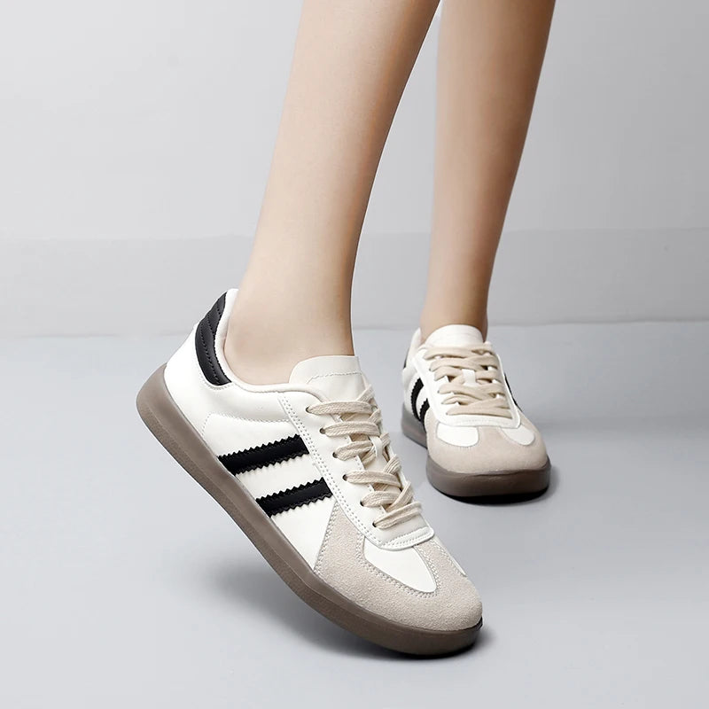 Premium Soft Leather Men's Casual Sneakers.
