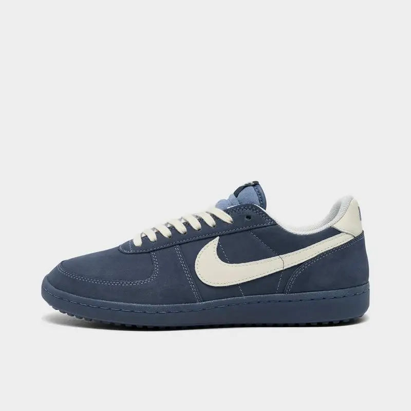 Nike Retro Sneakers - Stylish Comfort for All-Day Wear.