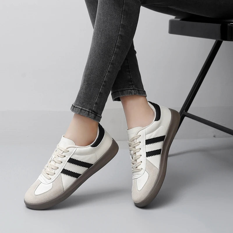 Premium Soft Leather Men's Casual Sneakers.